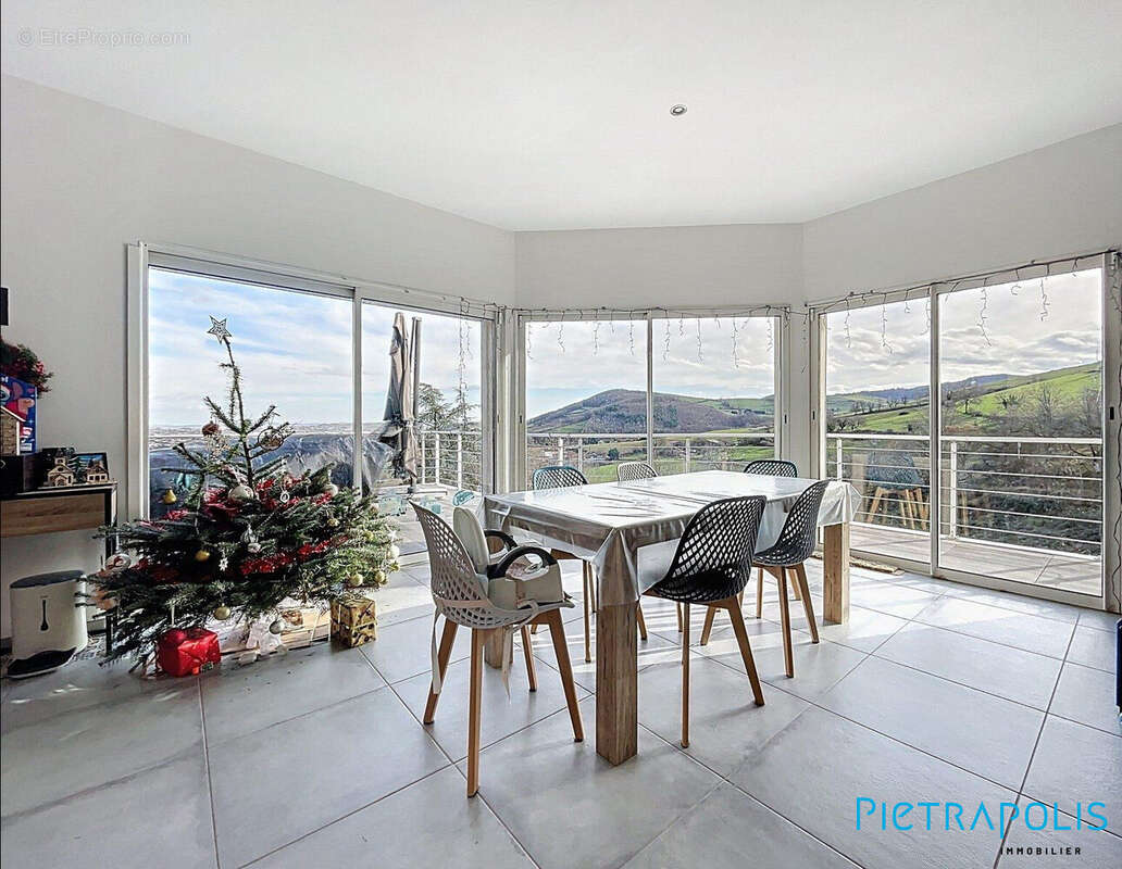 Maison à SAINT-FORGEUX