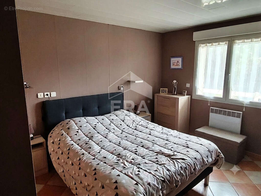 Maison à MENESPLET