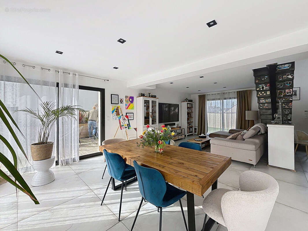 Maison à SAINT-MELOIR-DES-ONDES