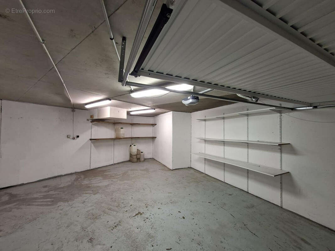 Parking à MANDELIEU-LA-NAPOULE