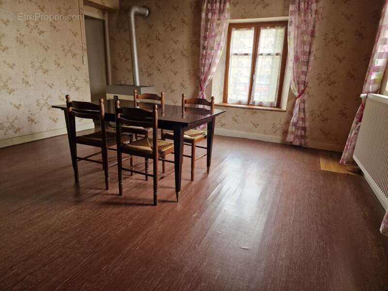 Maison à CONTREXEVILLE