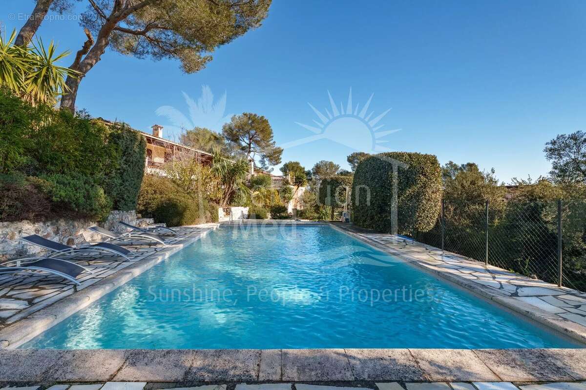 Maison à TOURRETTES-SUR-LOUP