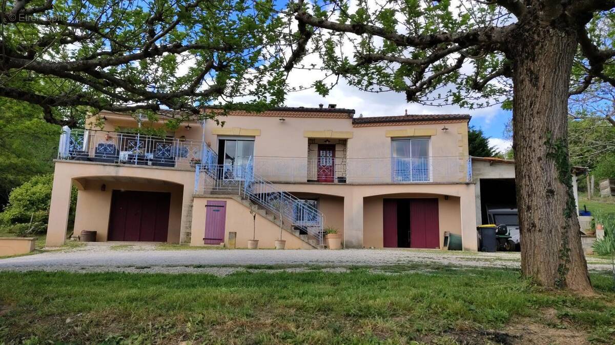 Maison à TERRASSON-LAVILLEDIEU
