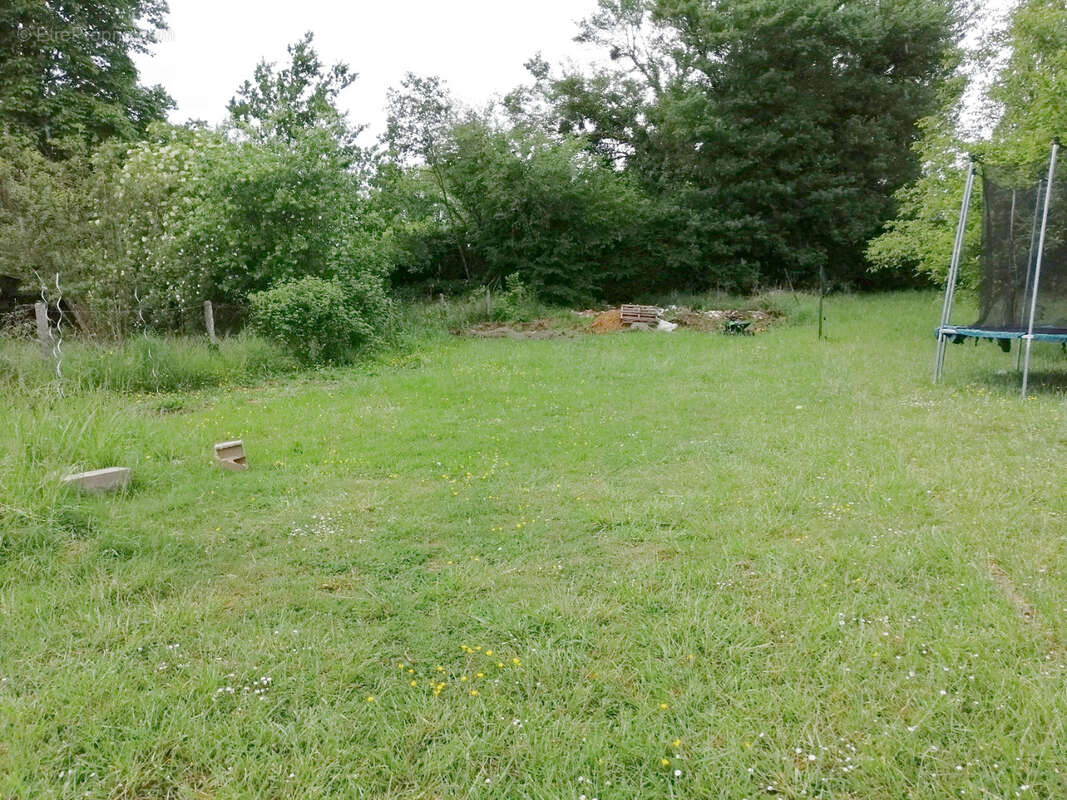 Terrain à NEVERS