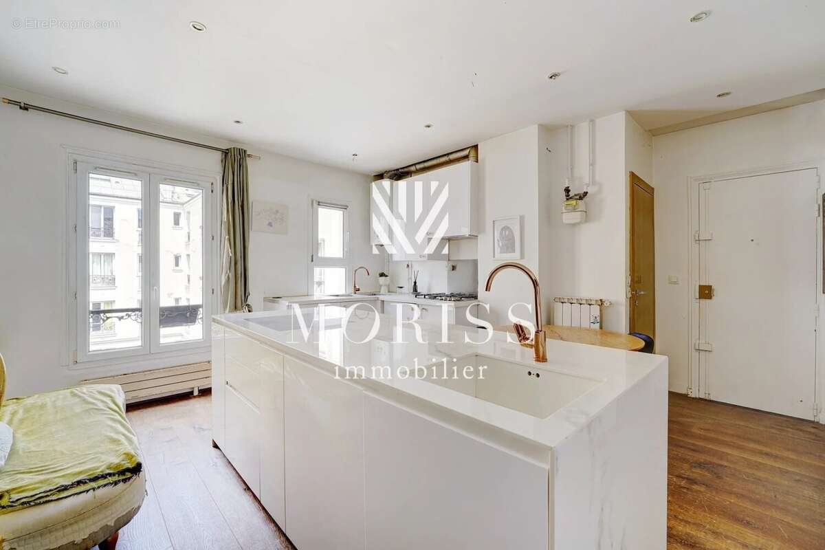 Appartement à PARIS-15E