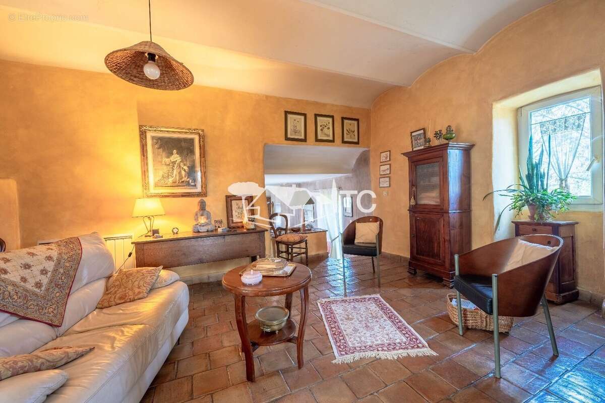 Maison à SAINT-PAUL-LE-JEUNE