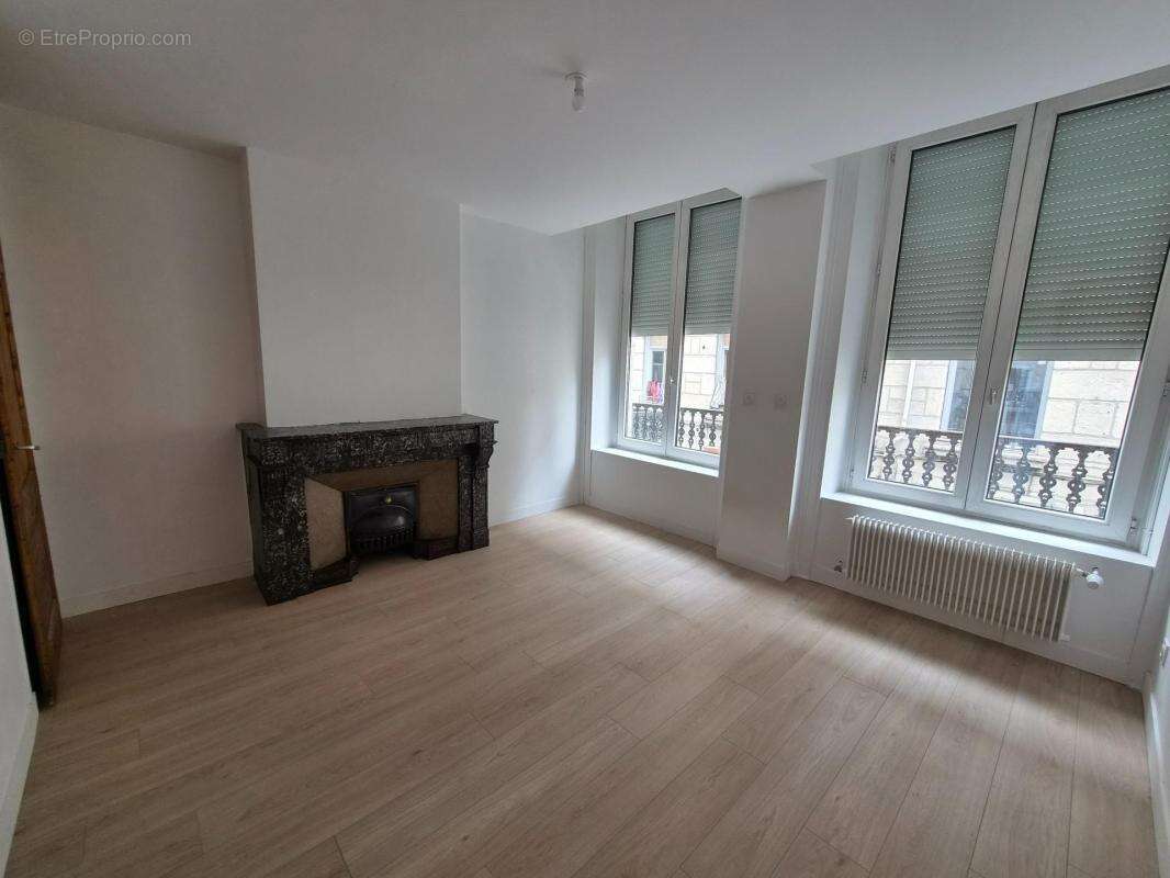 Beau T4. 25 rue Jules Ledin. Dpe C. Appartement rénové avec cachet - photo 16