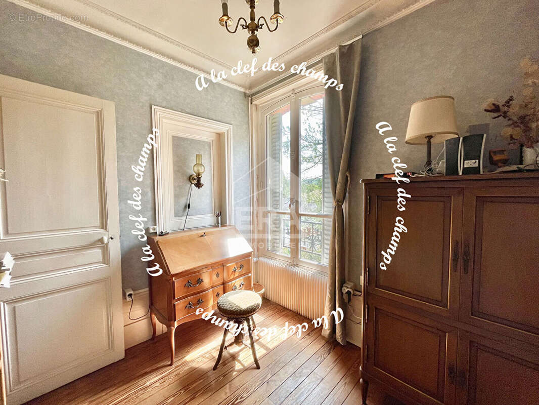 Maison à SAINT-REMY-LES-CHEVREUSE