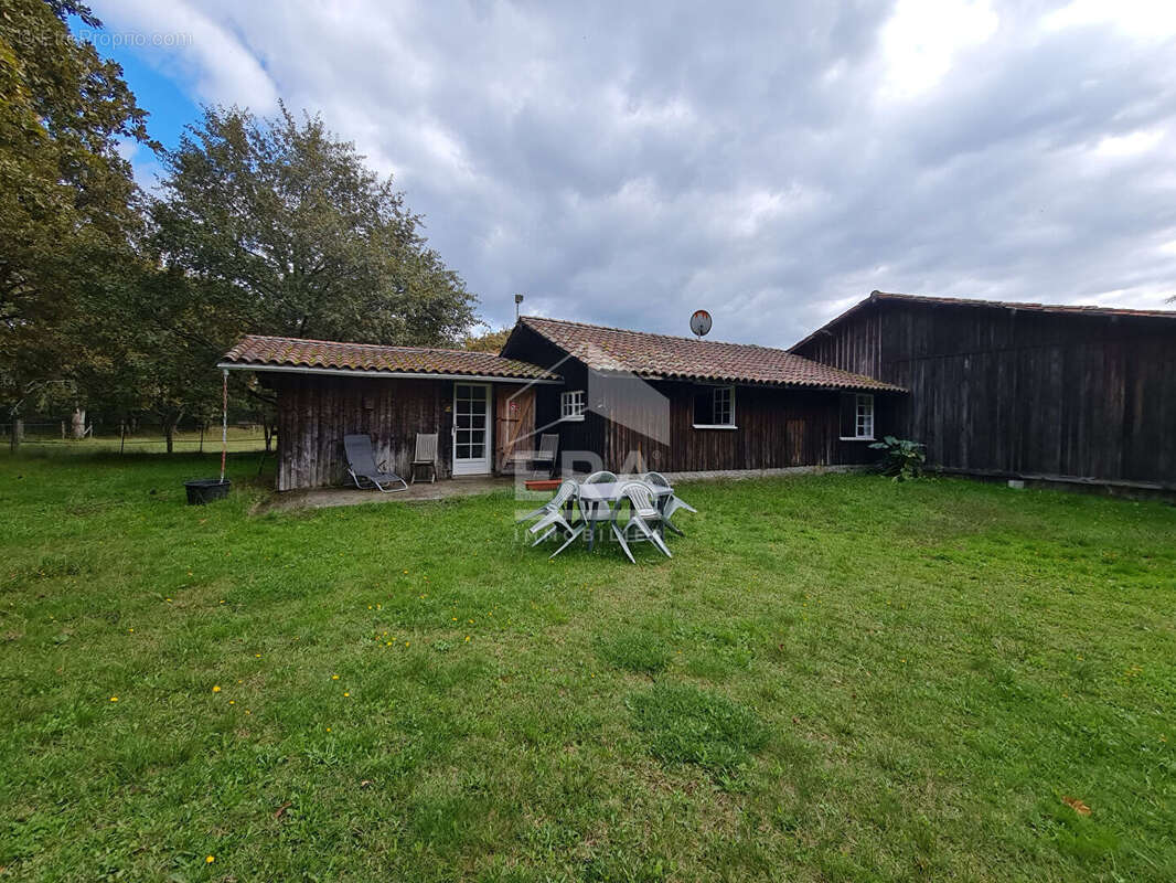 Maison à LUXEY