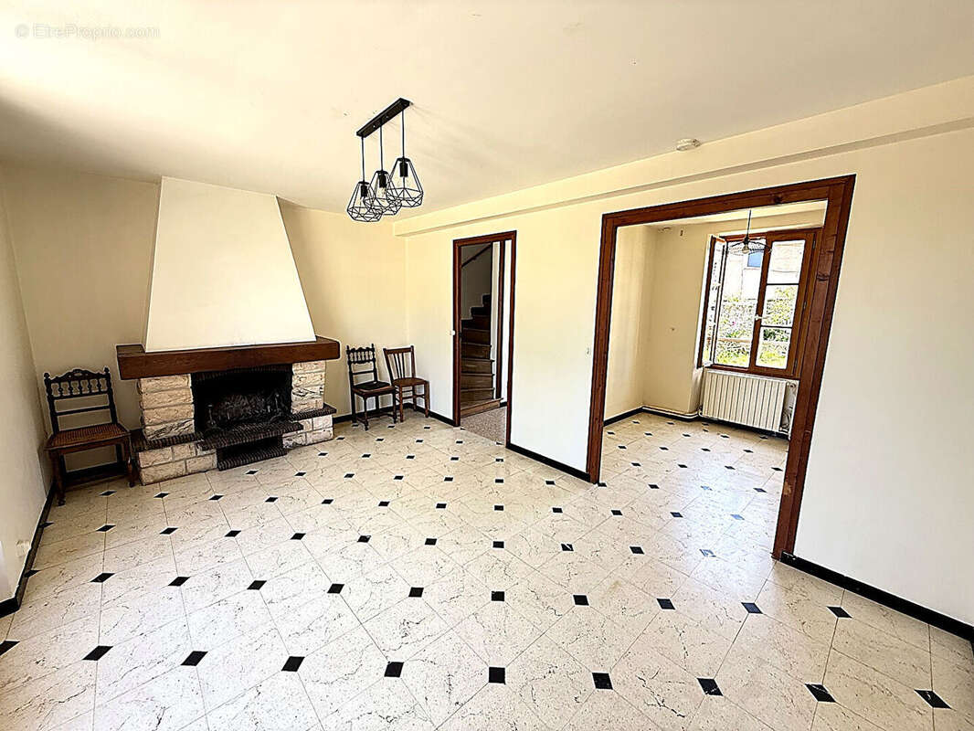 Maison à SAACY-SUR-MARNE