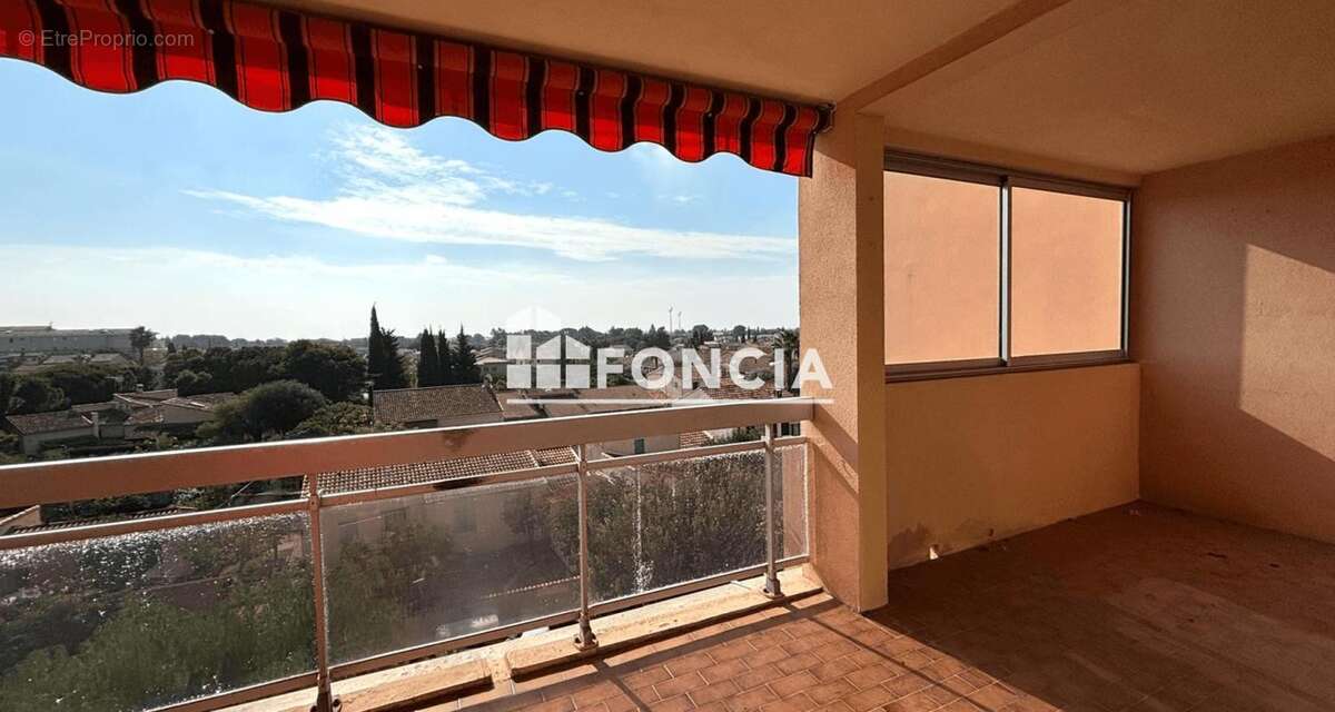 Appartement à LA LONDE-LES-MAURES