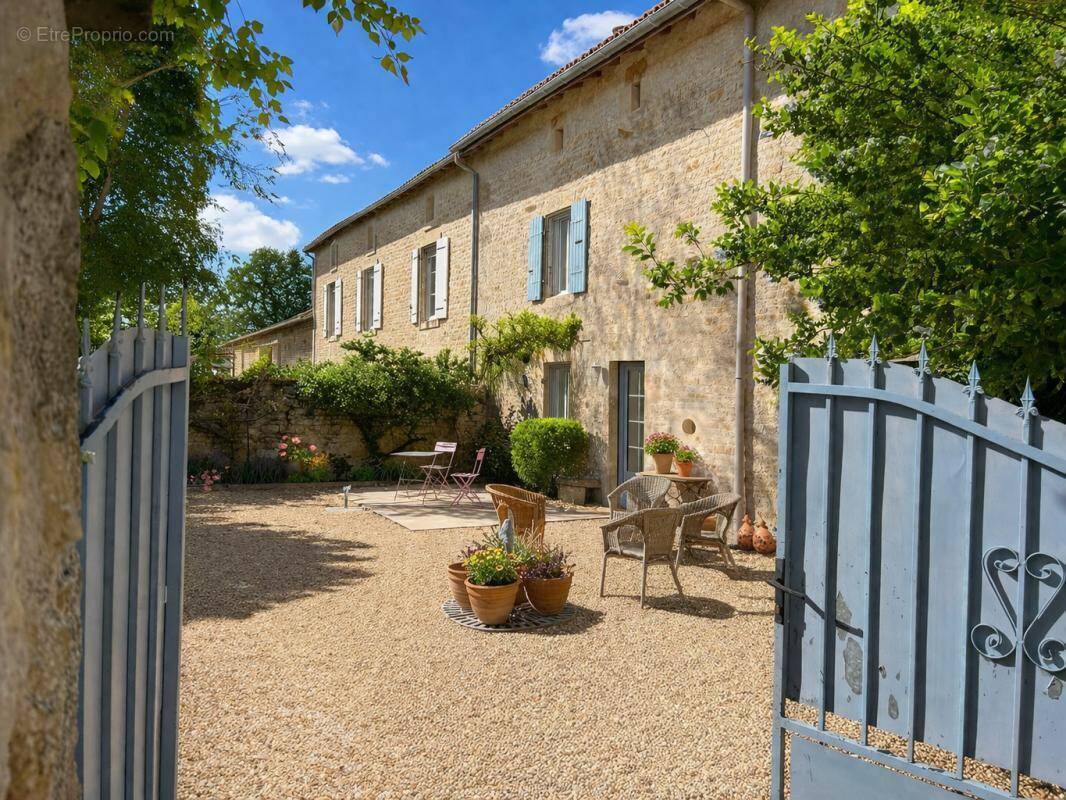 Maison à MELLE
