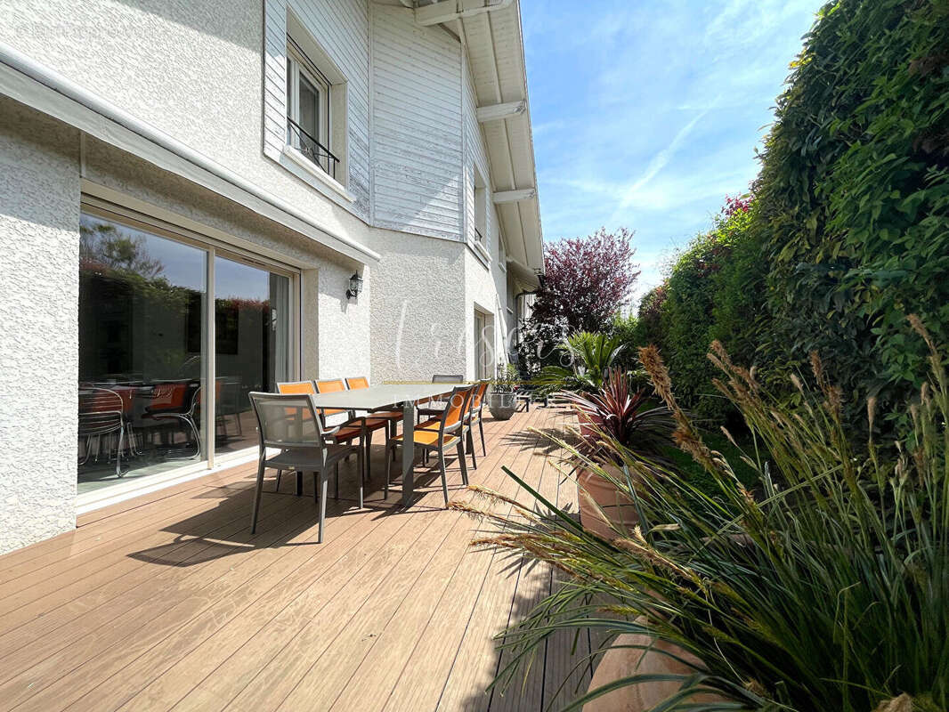 Maison à DIVONNE-LES-BAINS