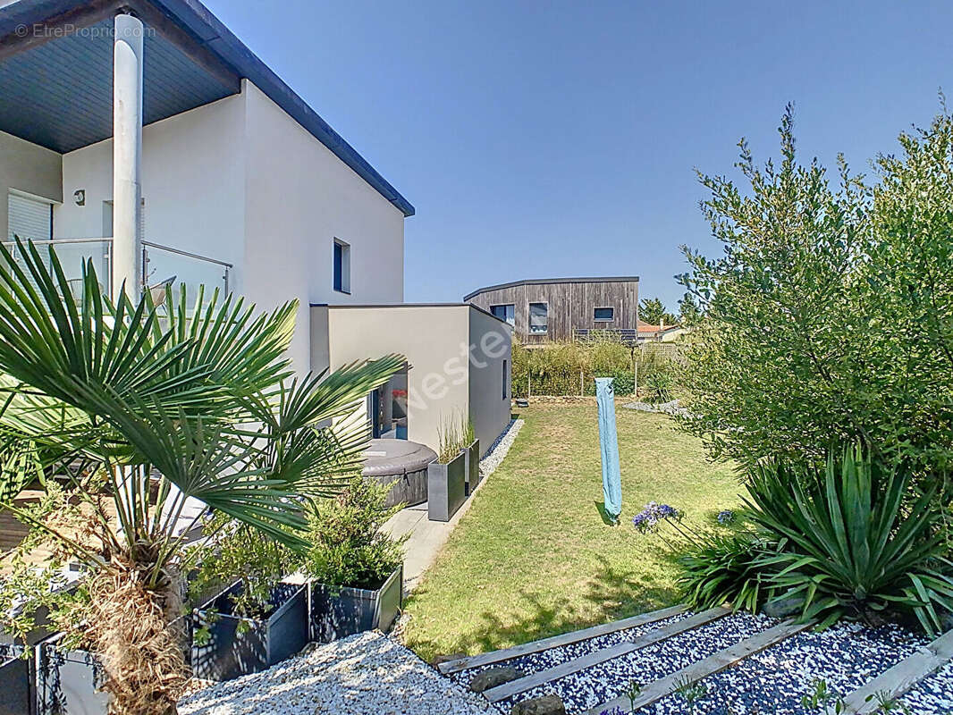 Maison d'architecte Mouzillon ! Proche de toutes commodités ! Sans travaux, beaux volumes, à 3min de l'axe NANTES-CHOLET - photo 7