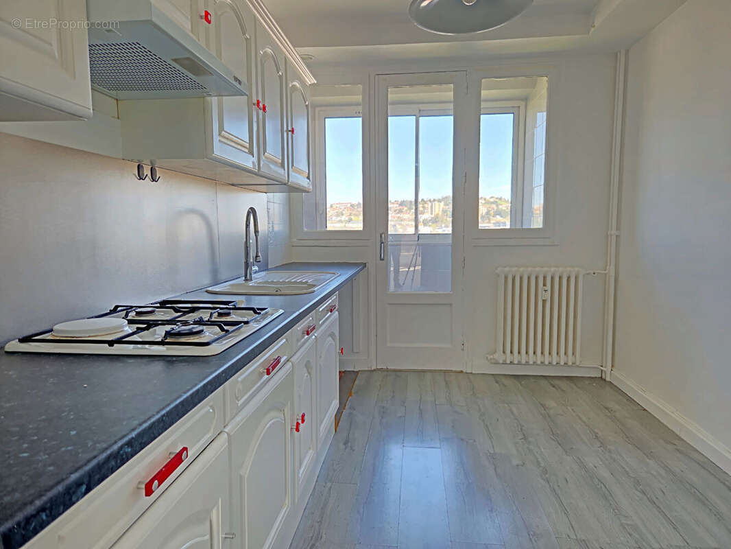 Appartement à SAINT-ETIENNE