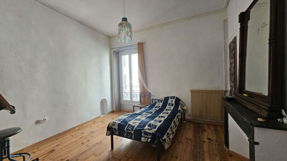 NIMES Appartement  5 pièce(s) 116.04 m2 - photo 4