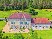 Maison à BLANQUEFORT-SUR-BRIOLANCE