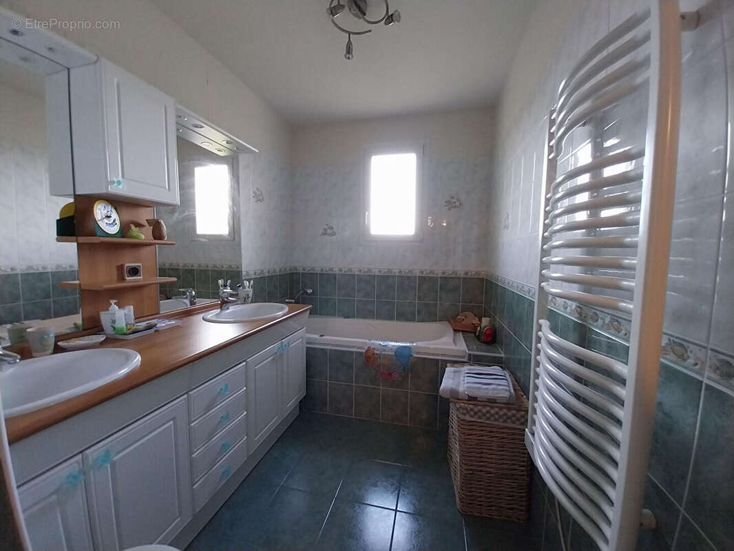 Maison à VOUNEUIL-SOUS-BIARD