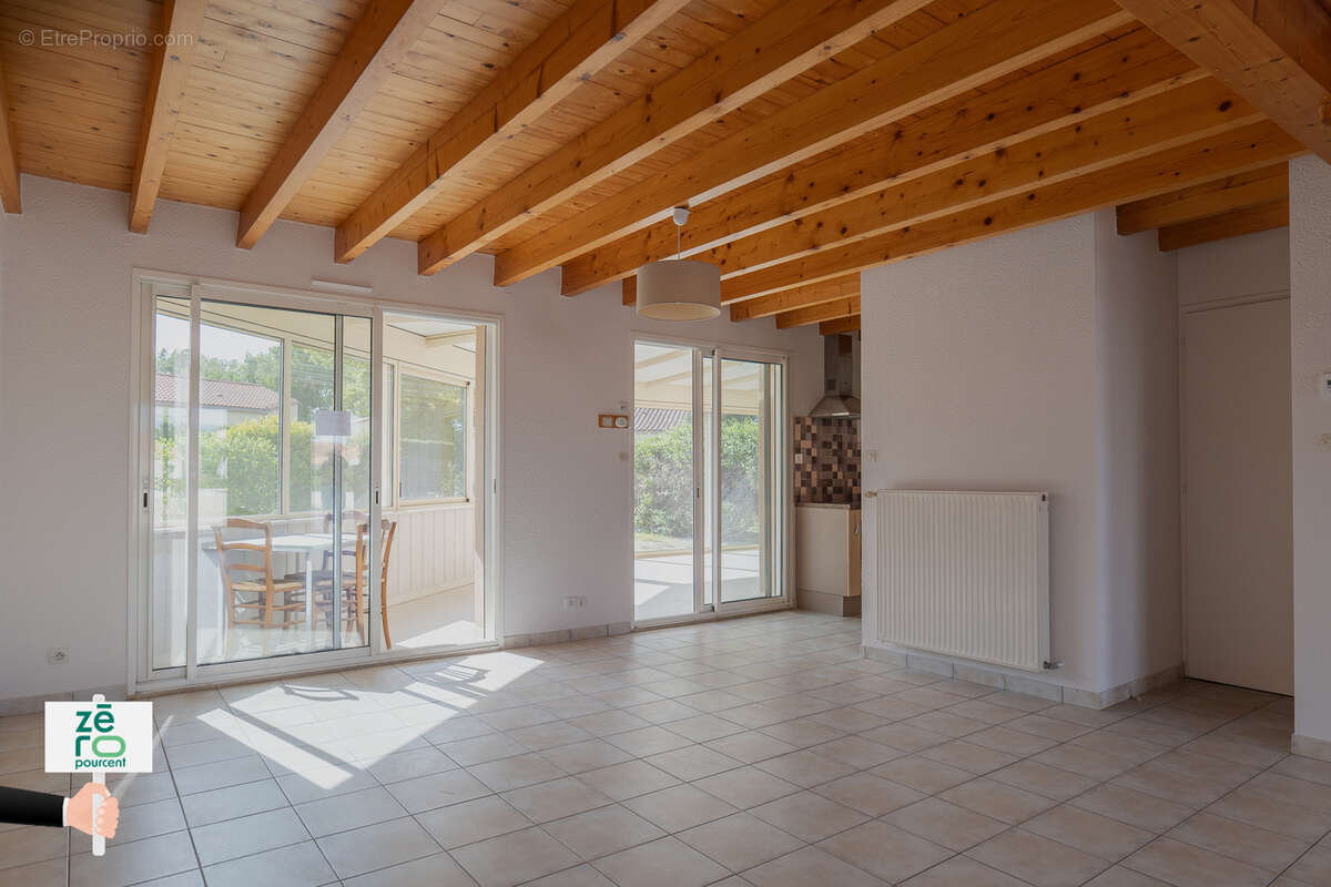 Maison à MONTAIGU