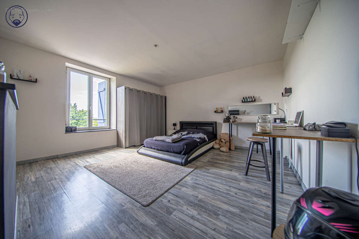 Spacieuse maison familiale avec jardin, dépendance et garage à Lacroix-sur-Meuse - photo 12
