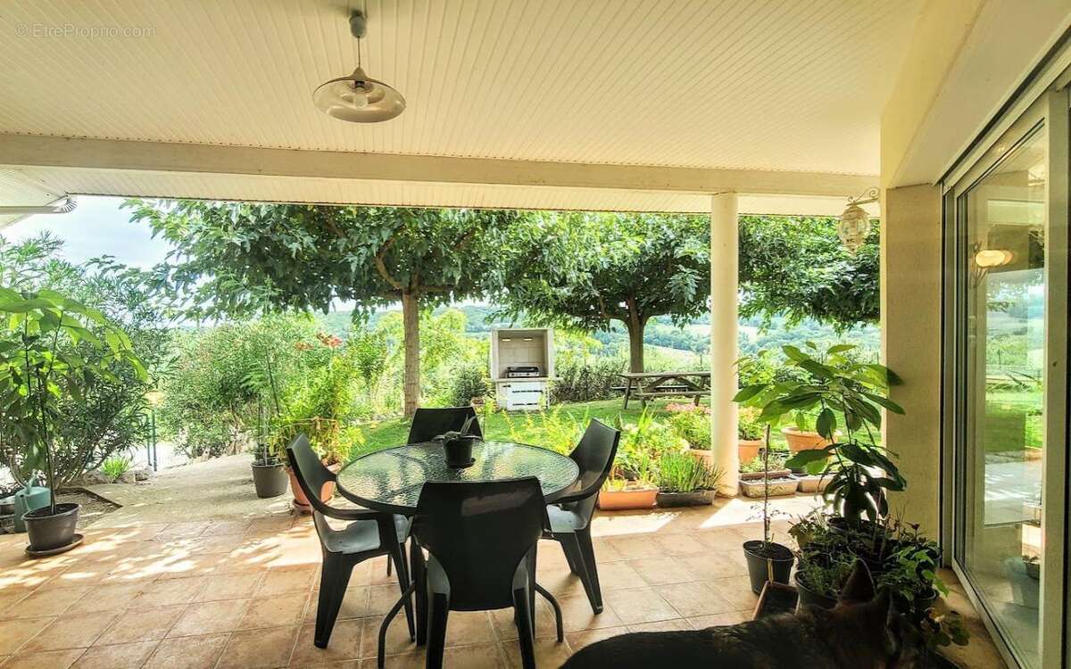 Maison à SAINTE-JULIETTE