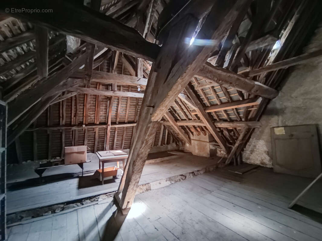 Appartement à CHATEAUMEILLANT