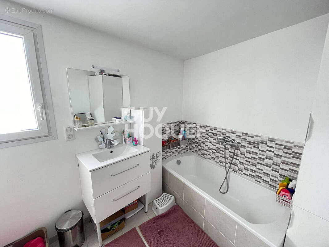 Maison à PARENTIS-EN-BORN