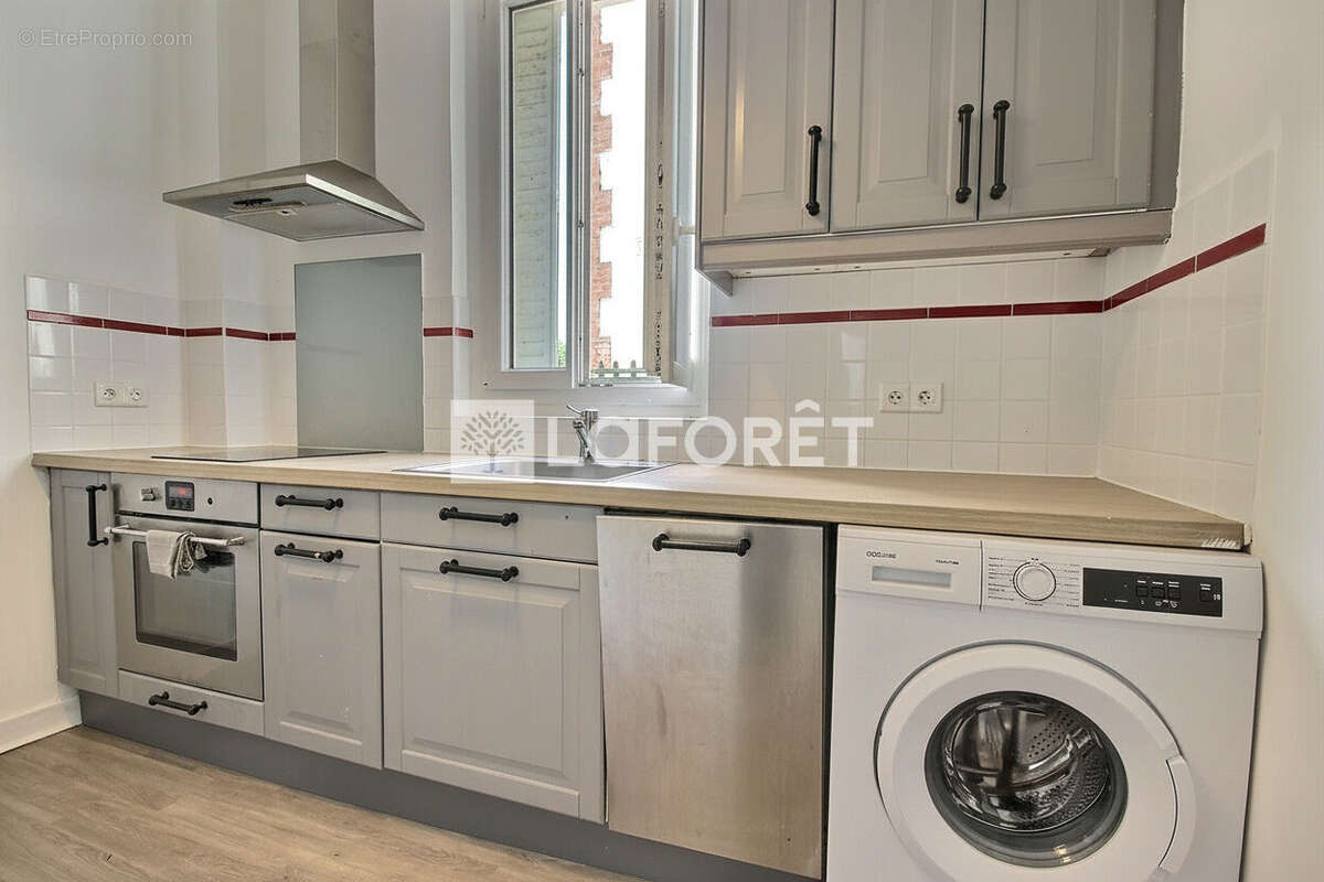 Appartement à COURBEVOIE