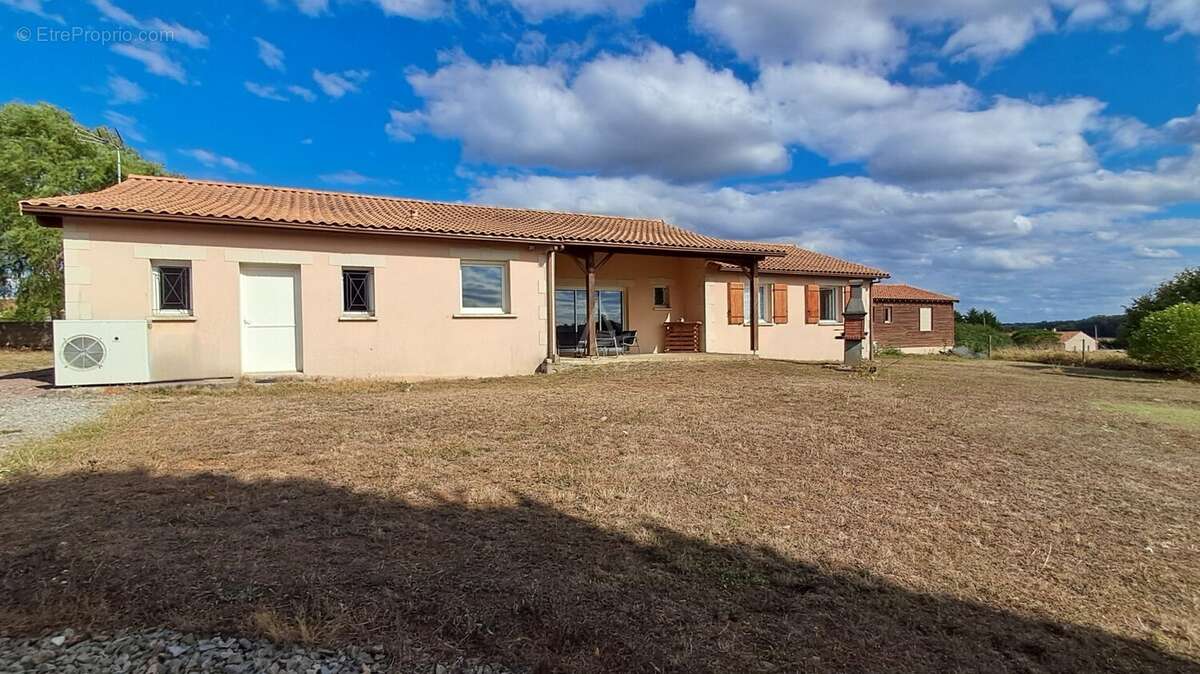 Maison de plain pied et hangar - photo 10