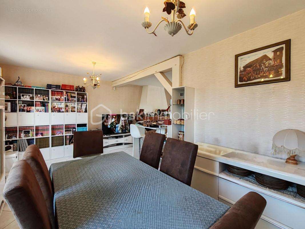 Maison à LES BORDES