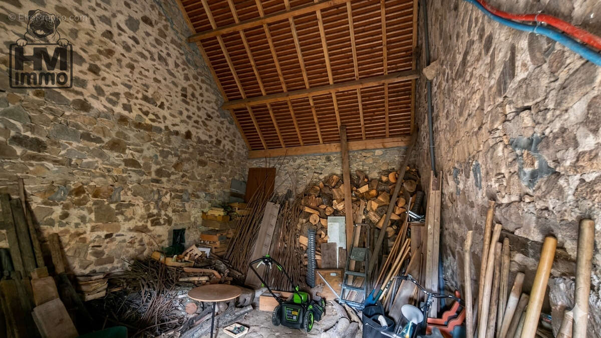 Maison à SAINT-HILAIRE-LES-PLACES