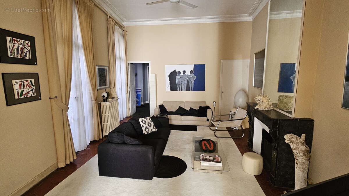 PERPIGNAN Appartement bourgeois situé au coeur du centre historique - photo 6
