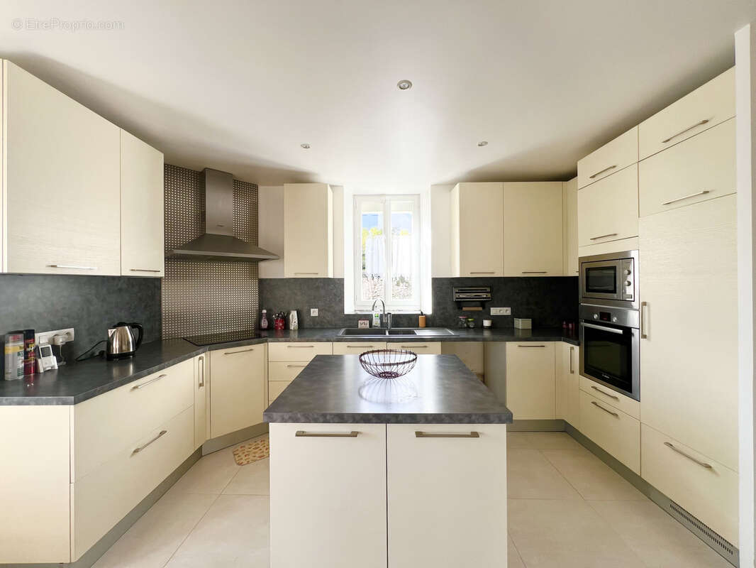 Maison à LOUAN-VILLEGRUIS-FONTAINE