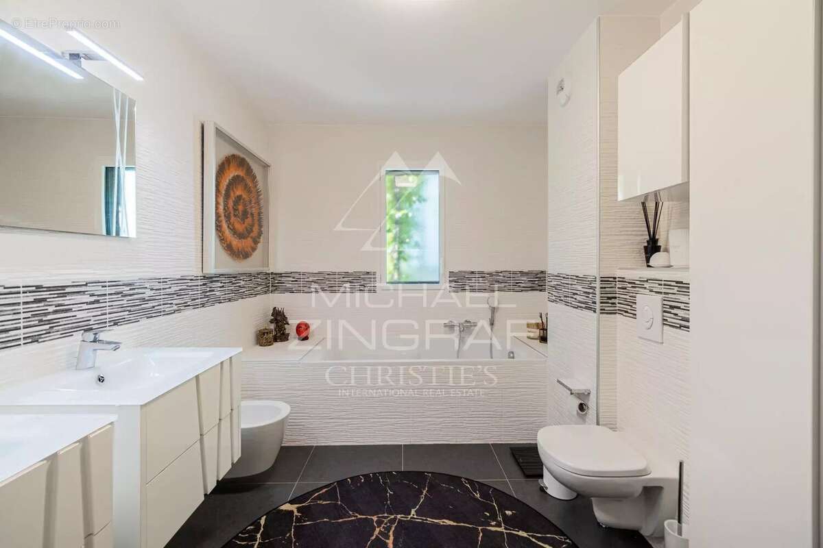 Appartement à EZE