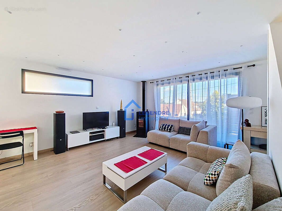 Maison à MONTIGNY-LES-CORMEILLES