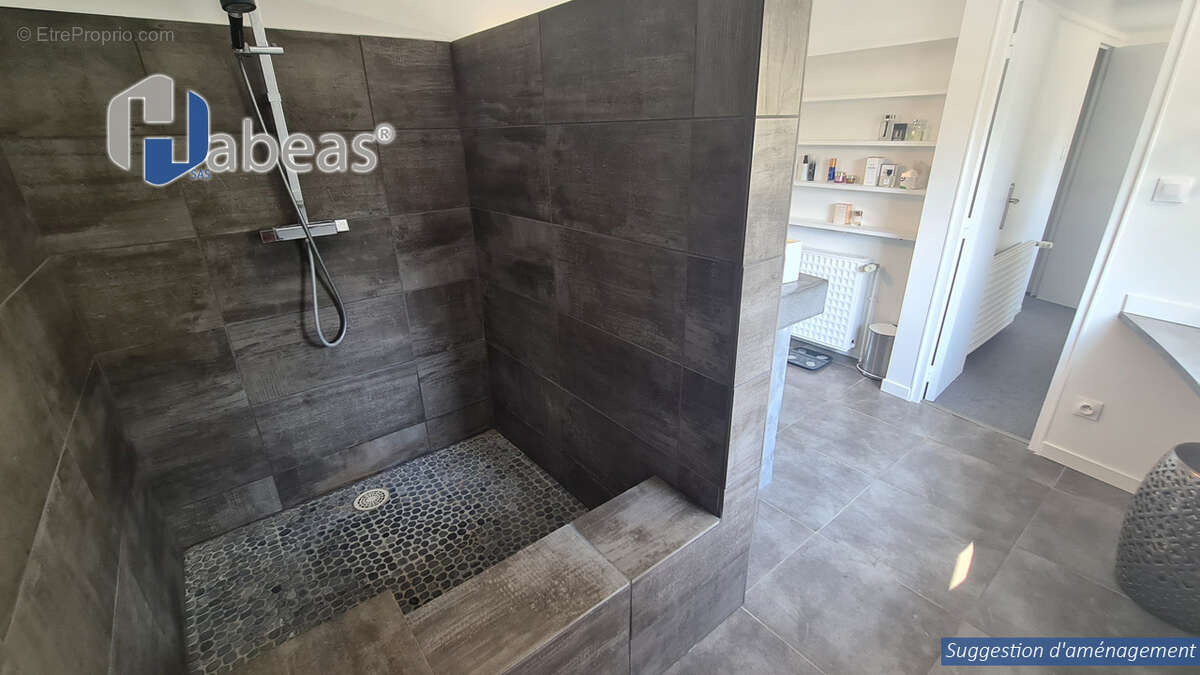 À 45 min de Lyon – Maison d’architecte unique de 330m², 6 chambres, avec piscine 10x5 au cœur de 5 800 m² de parc arboré - photo 21