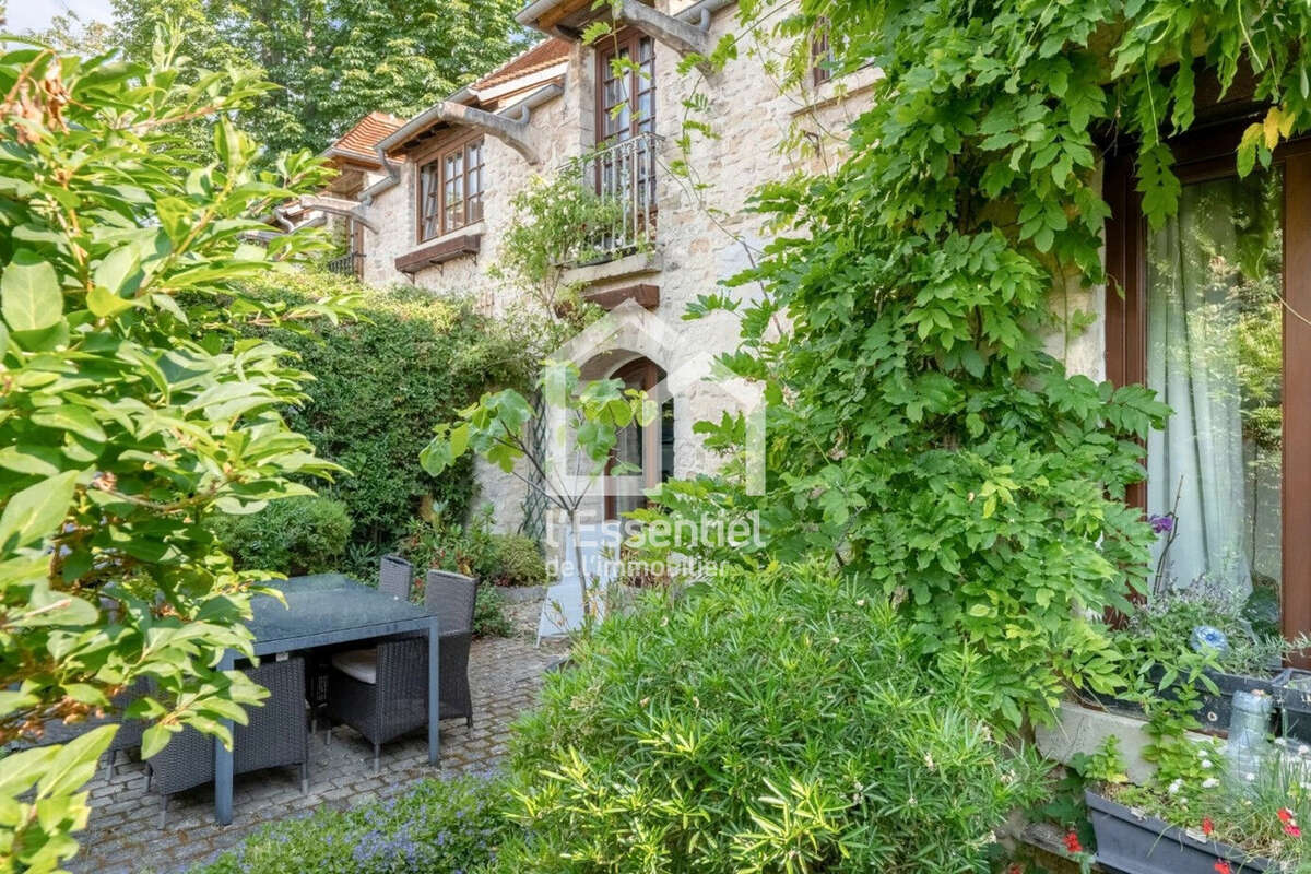 Maison à VERNEUIL-SUR-SEINE