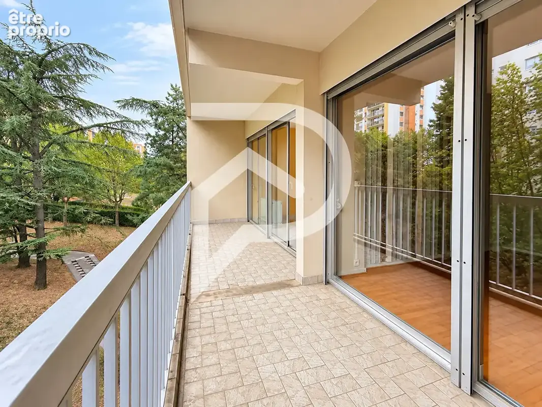 Appartement à BRON