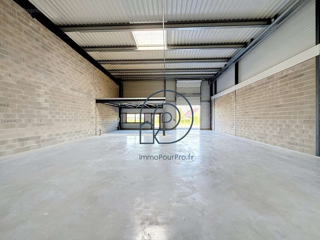 Commerce 223 m² à Erquinghem-Lys  - photo 2