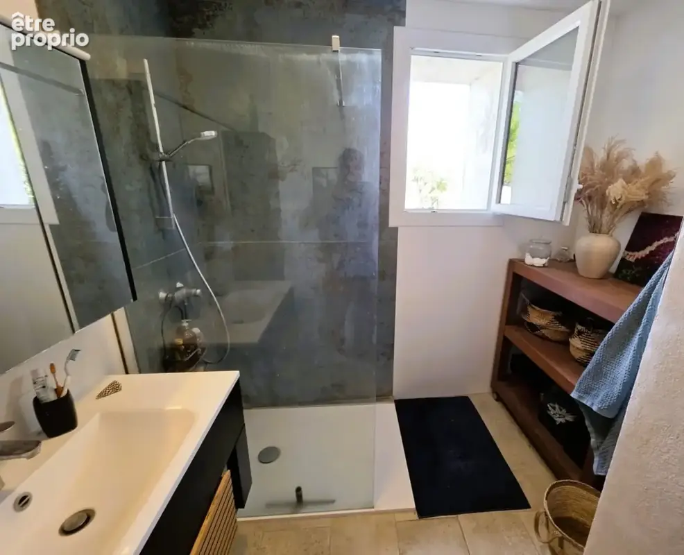 ILE D'OLERON (17), A Vendre Très belle Longère rénovée 194m², édifiée au calme en cœur de village sur terrain 1.047m² - photo 13