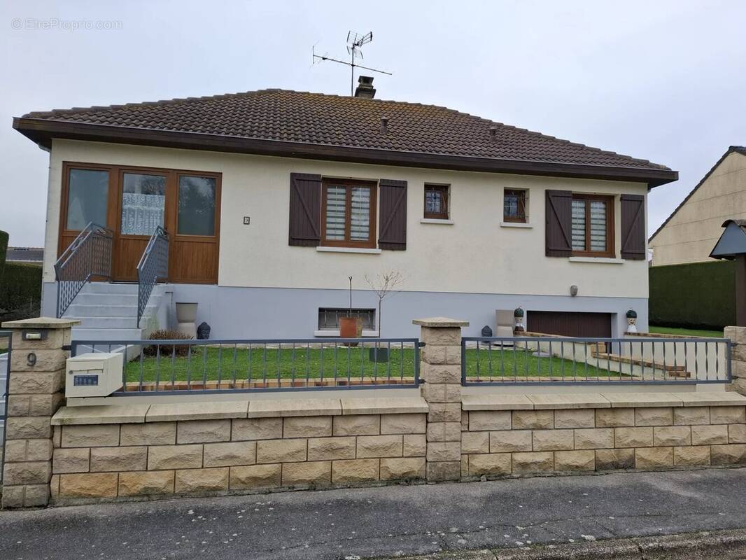 Maison à FEUQUIERES