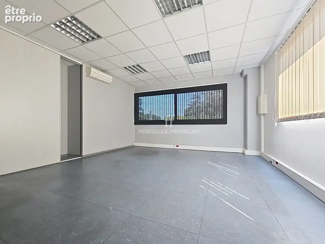Avignon extra-muros. Bureaux 208m² .Emplacement privilégié, visibilité & stationnement - photo 6