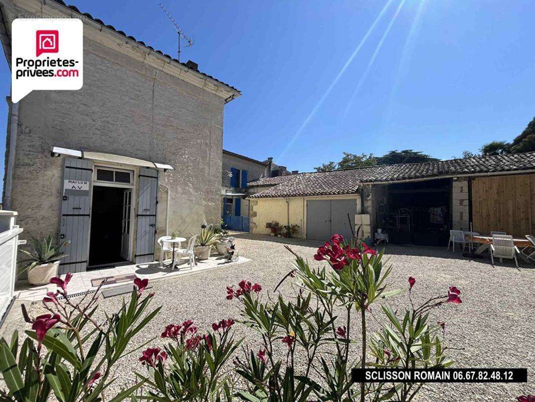Ensemble immobilier - Lorignac 17240 - dépendances - garage camping car - photo 2