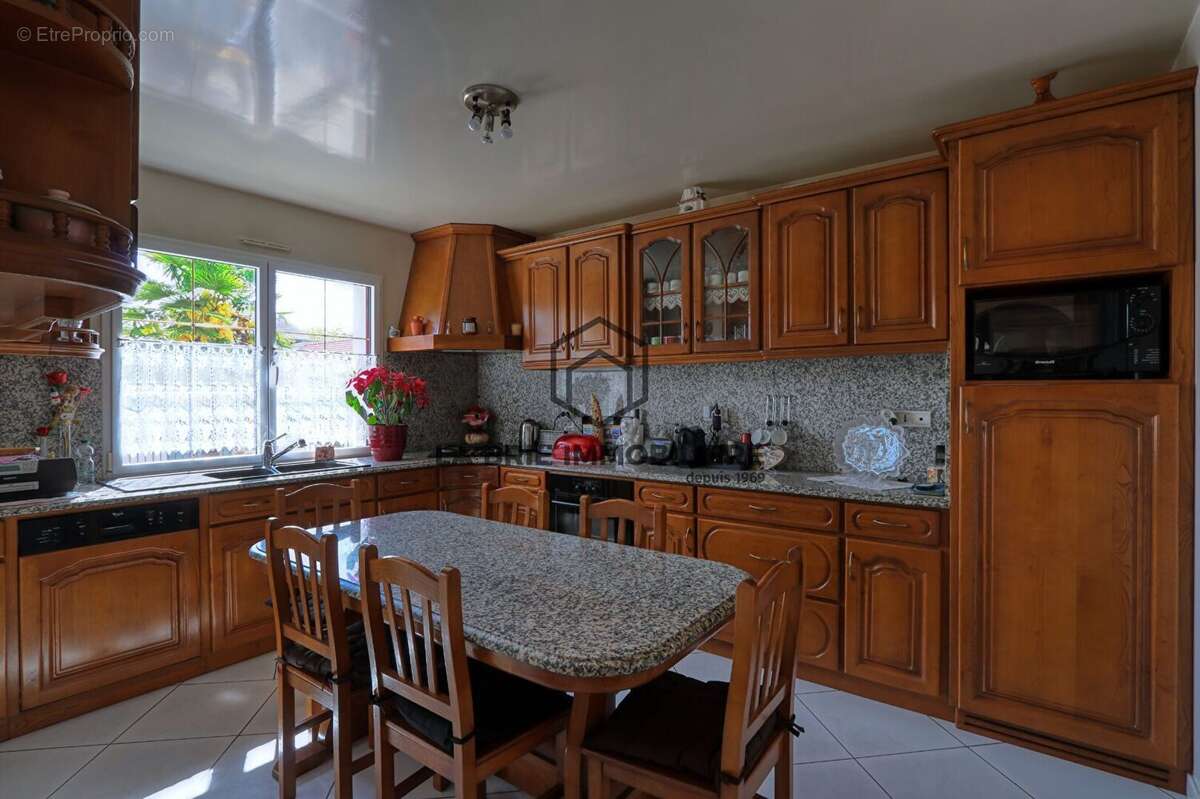 Maison 130 m² à Villecresnes  - photo 4