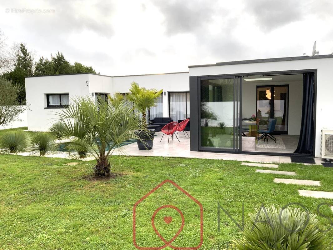 Maison à PUCEUL