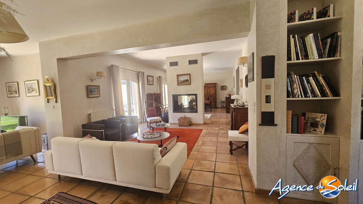 Maison 258 m² à Narbonne  - photo 6