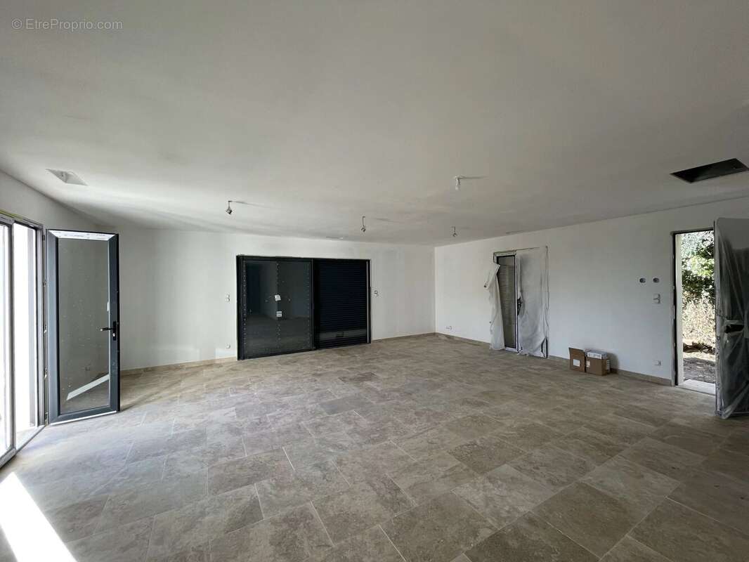 Maison à FIGANIERES