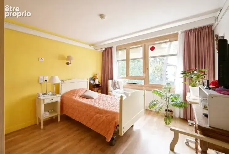 INVESTISSEMENT LOCATIF  ST PERAY  Résidence Ehpad Les Bains - 6,52% de rentabilité - photo 2