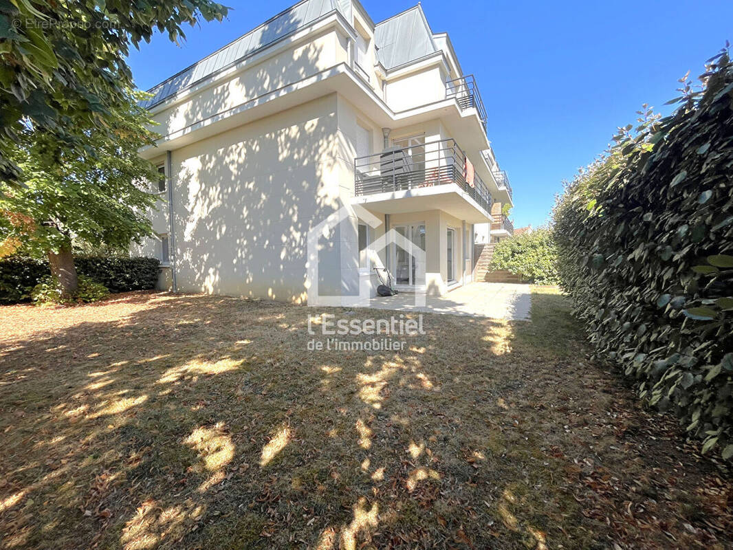 Appartement à VERNEUIL-SUR-SEINE
