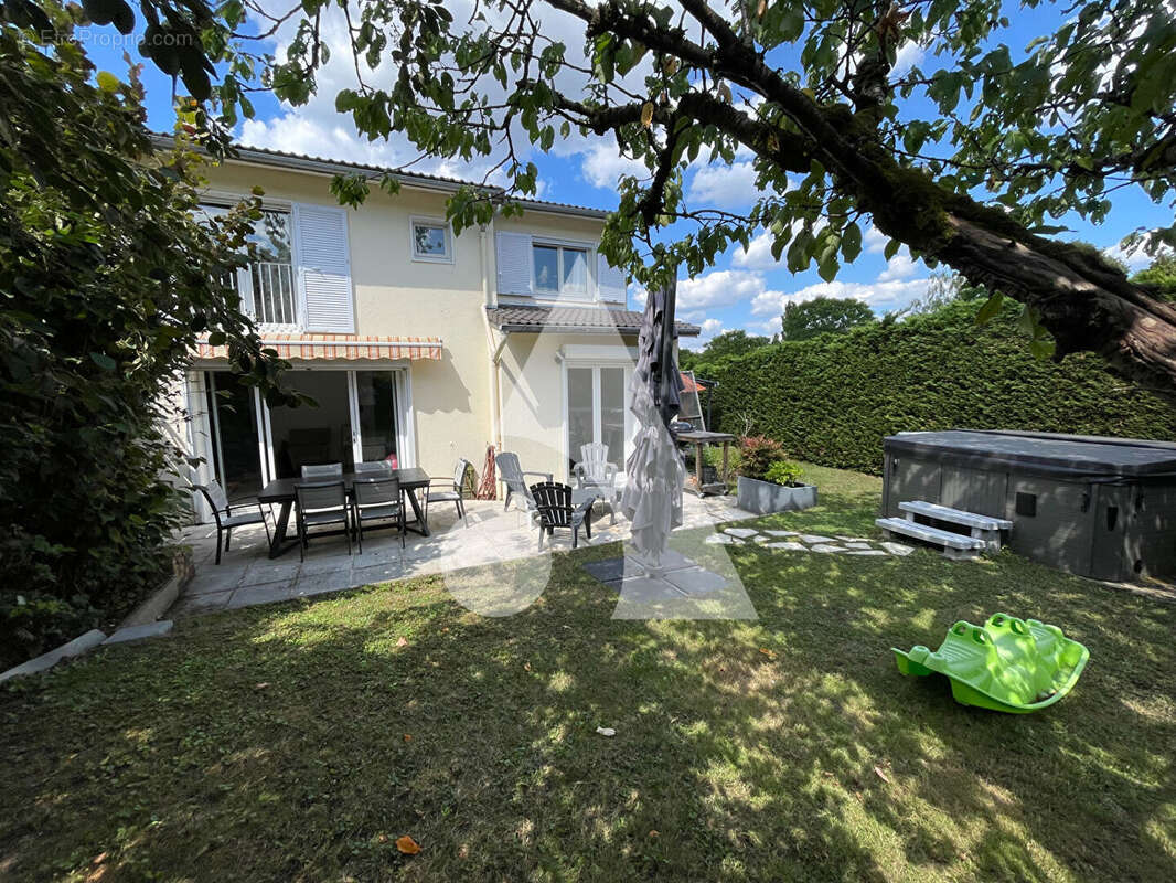 Maison à SUCY-EN-BRIE